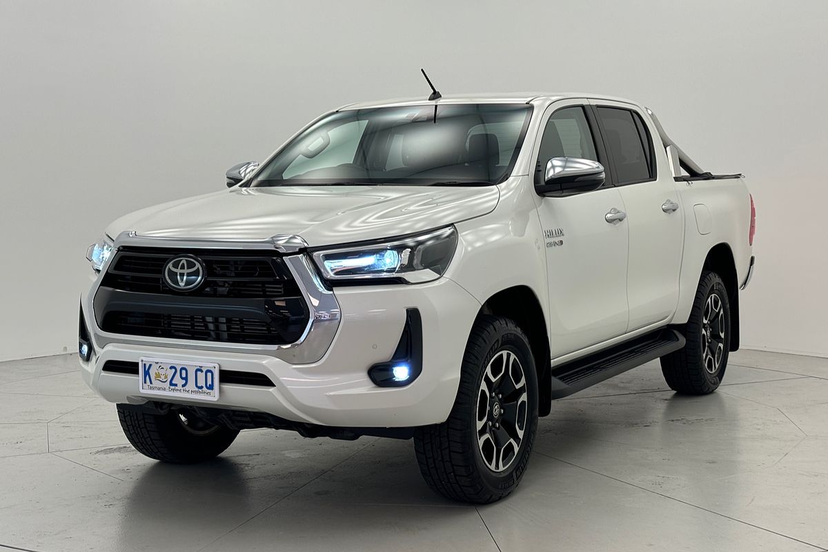 Hilux 4x4 SR5 2.8L T Diesel Manual Double Cab Hilux 4x4 SR5 2.8L T Diesel Manual Double Cab