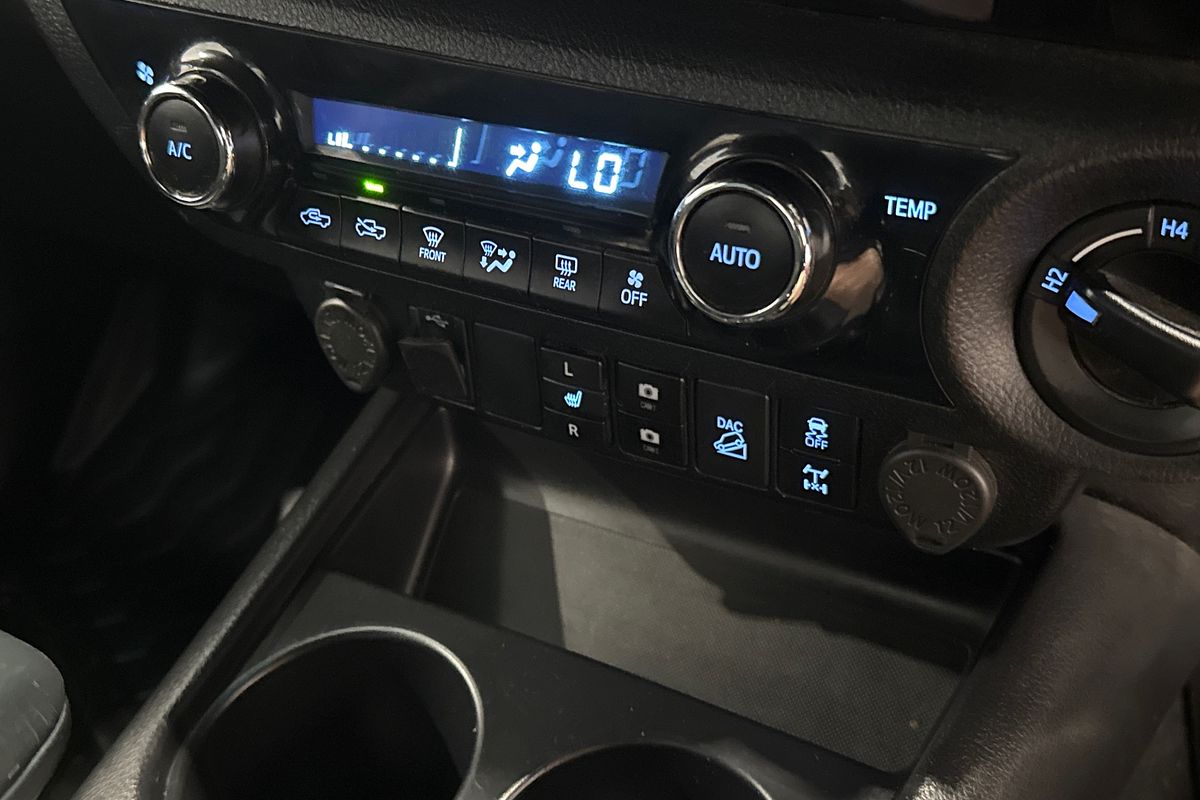 2021 Toyota Hilux RUGGED X (4x4) GUN126R FACELIFT 4X4