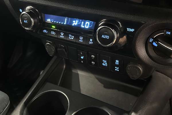 2021 Toyota Hilux RUGGED X (4x4) GUN126R FACELIFT 4X4