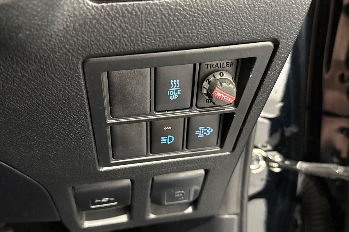 2021 Toyota Hilux RUGGED X (4x4) GUN126R FACELIFT 4X4