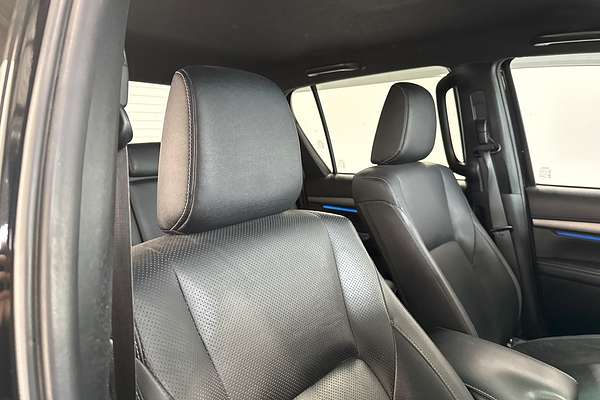 2021 Toyota Hilux RUGGED X (4x4) GUN126R FACELIFT 4X4