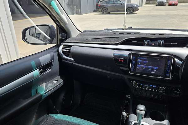 2017 Toyota Hilux SR5 GUN126R 4X4
