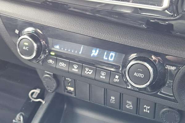 2017 Toyota Hilux SR5 GUN126R 4X4