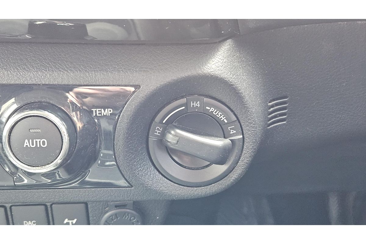 2017 Toyota Hilux SR5 GUN126R 4X4