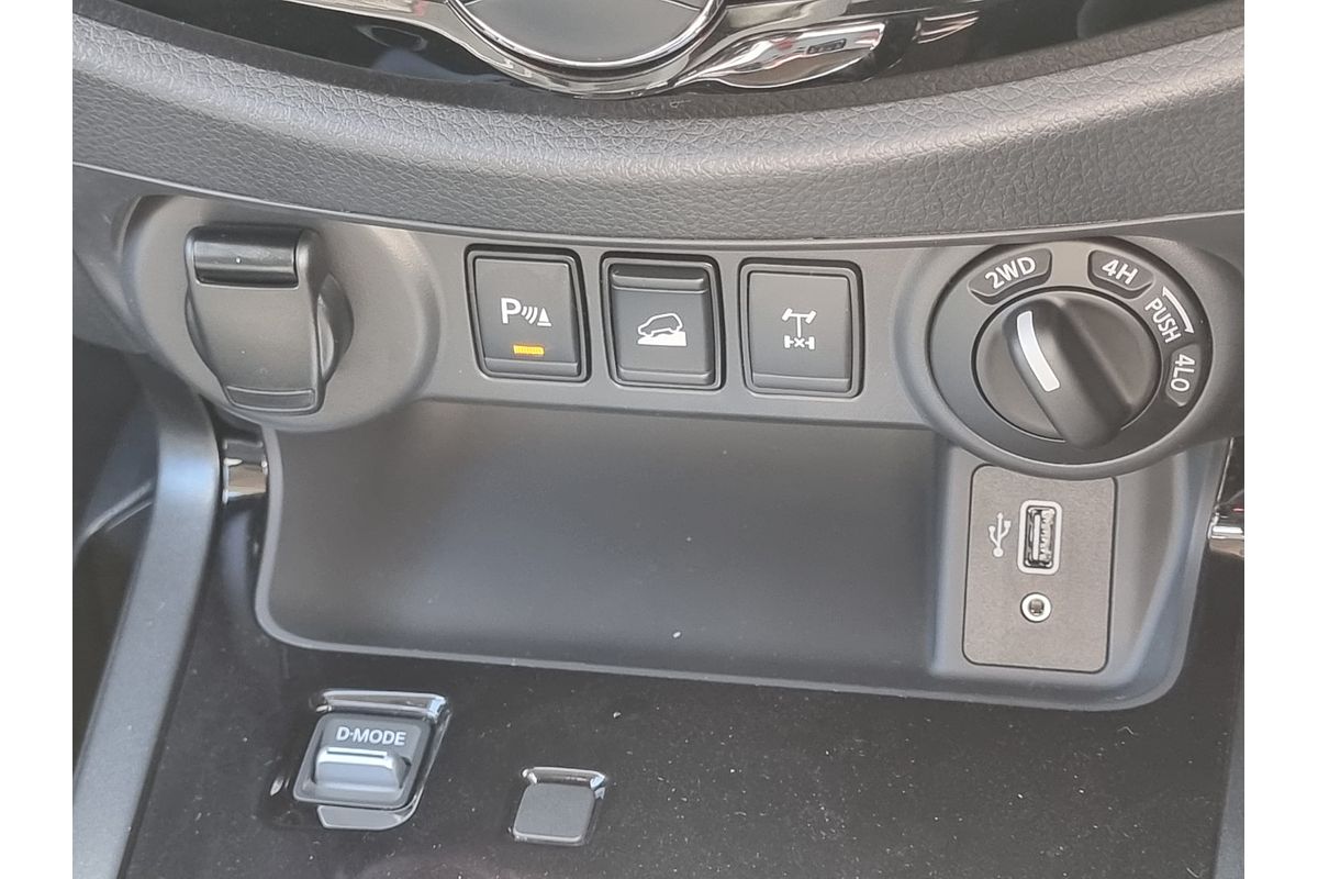 2025 Nissan Navara PRO-4X Warrior D23 4X4