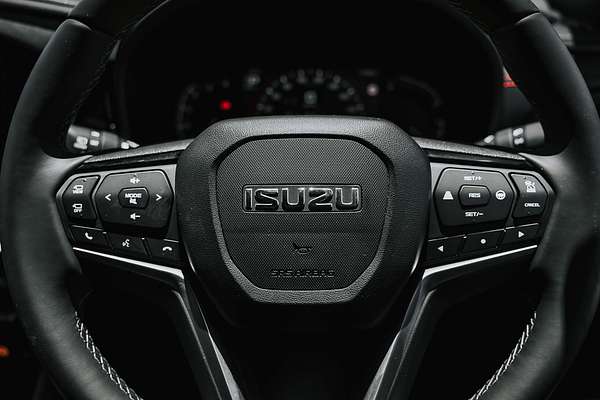 2025 Isuzu MU-X X-TERRAIN