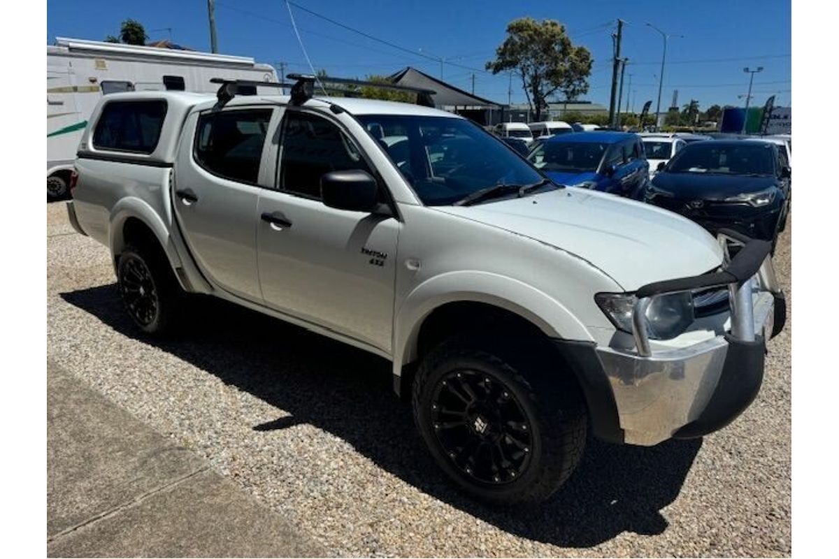 2012 Mitsubishi Triton GLX MN 4X4