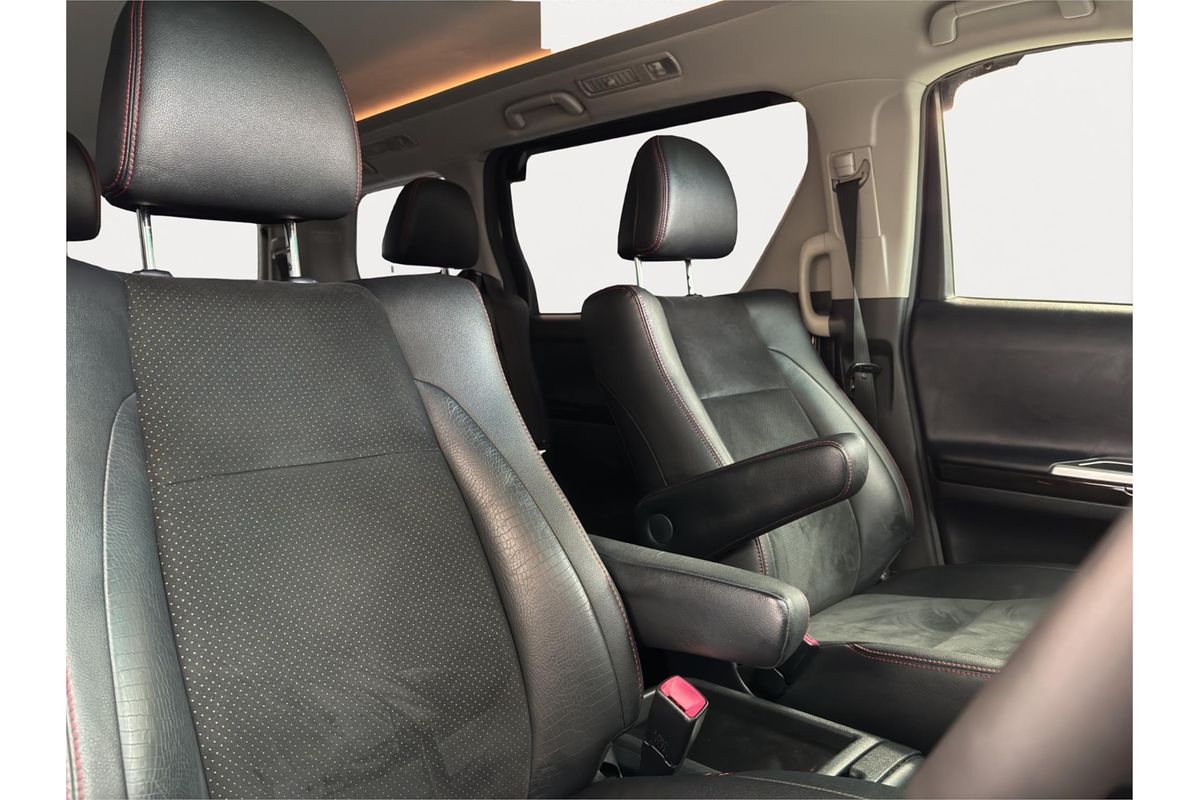 2013 Toyota Vellfire V Premium GGH20W