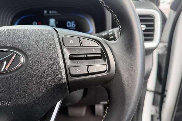 2024 Hyundai Venue Elite QX.V5