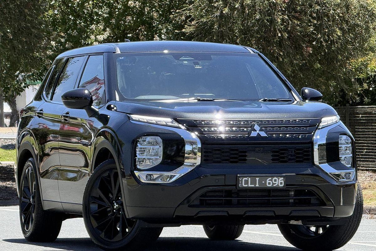 2023 Mitsubishi Outlander LS ZM