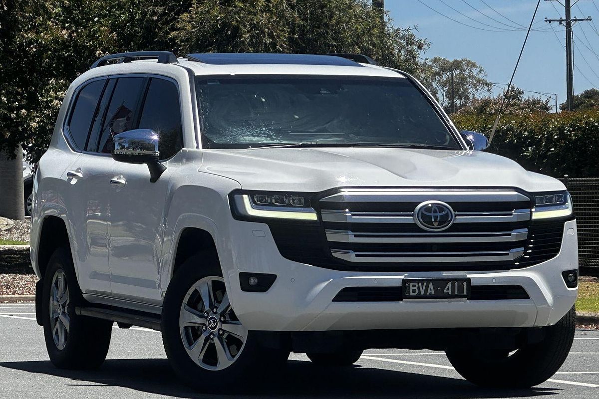 2022 Toyota Landcruiser Sahara FJA300R