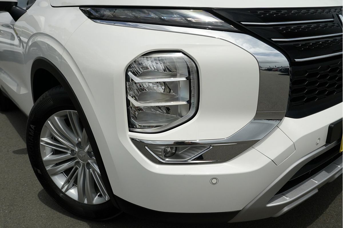 2023 Mitsubishi Outlander LS ZM