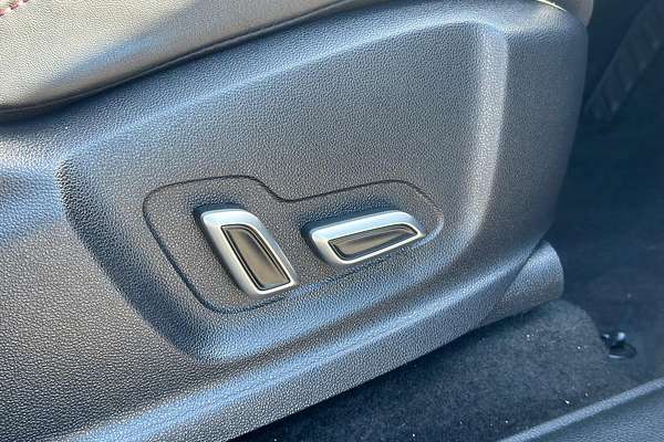 2022 MG HS Essence SAS23 thumb-14