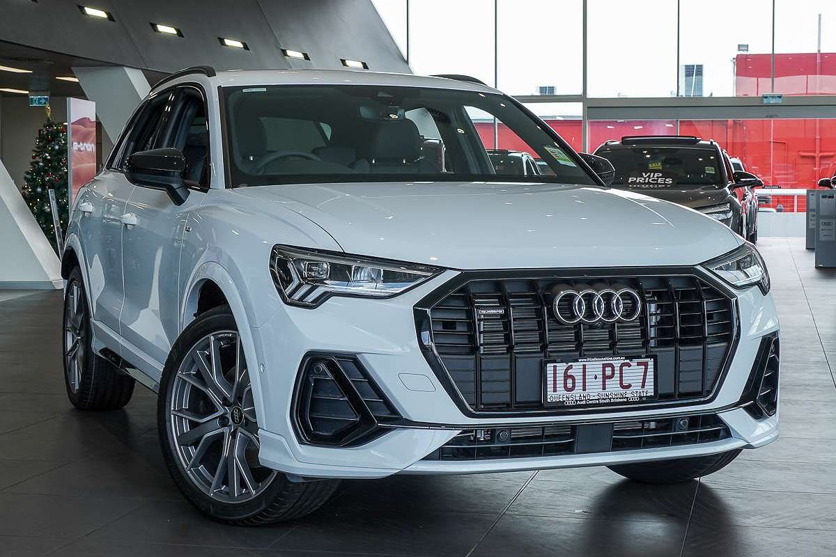 2025 Audi Q3 40 TFSI S line F3
