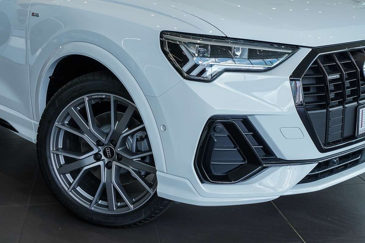 2025 Audi Q3 40 TFSI S line F3