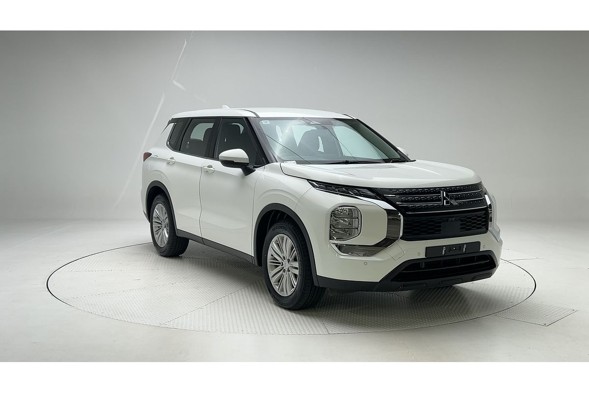 2023 Mitsubishi Outlander ES ZM