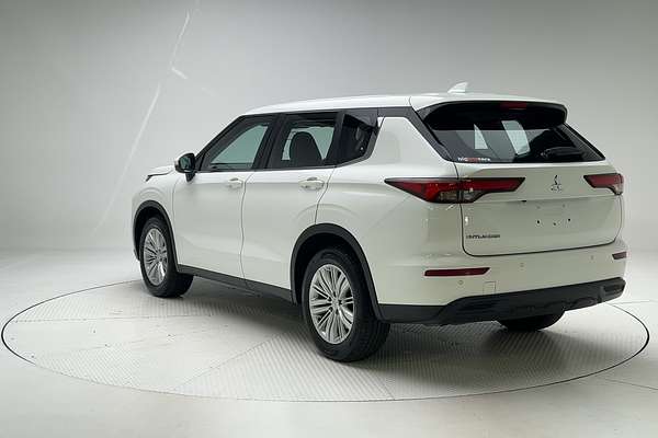 2023 Mitsubishi Outlander ES ZM thumb-5