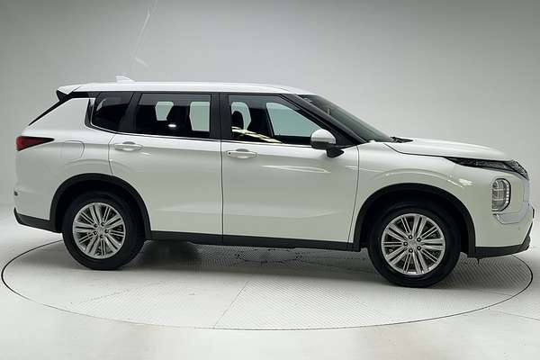 2023 Mitsubishi Outlander ES ZM thumb-8