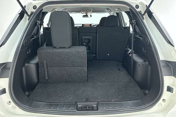 2023 Mitsubishi Outlander ES ZM thumb-20