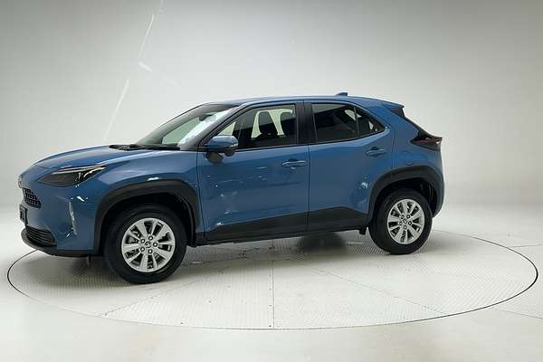 2023 Toyota Yaris Cross GX MXPB10R thumb-3