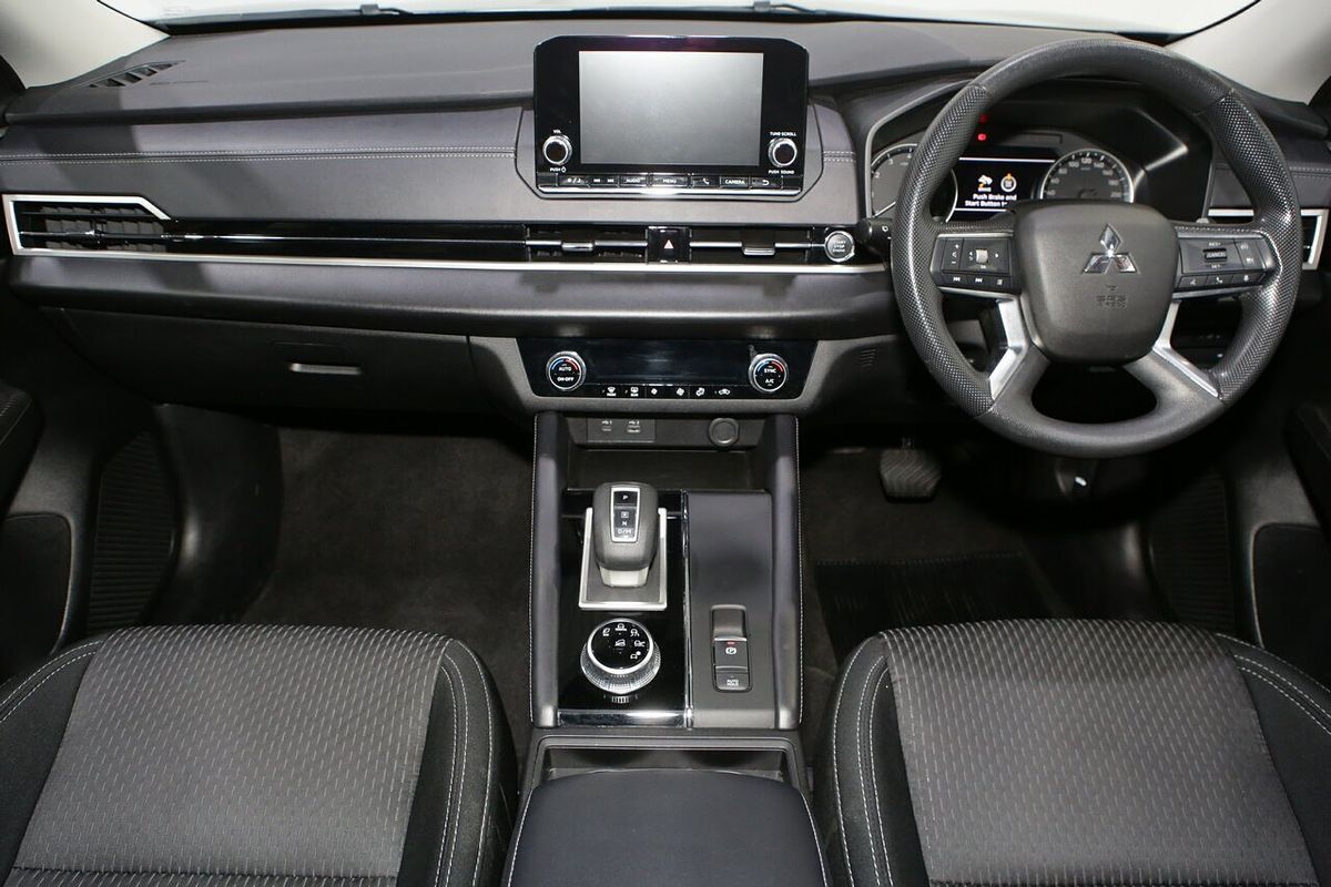 2024 Mitsubishi Outlander ES ZM