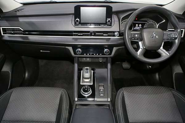 2024 Mitsubishi Outlander ES ZM