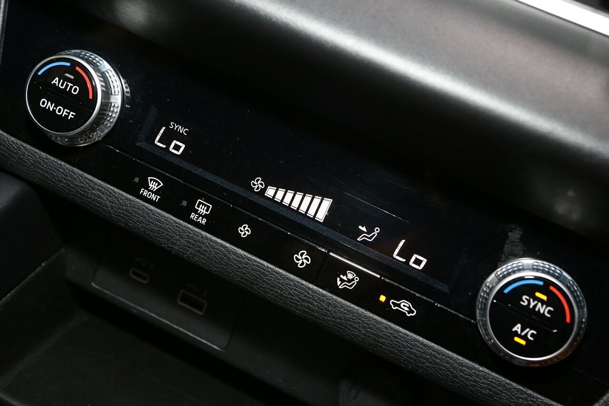 2024 Mitsubishi Outlander ES ZM