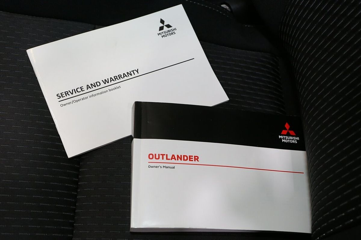 2024 Mitsubishi Outlander ES ZM