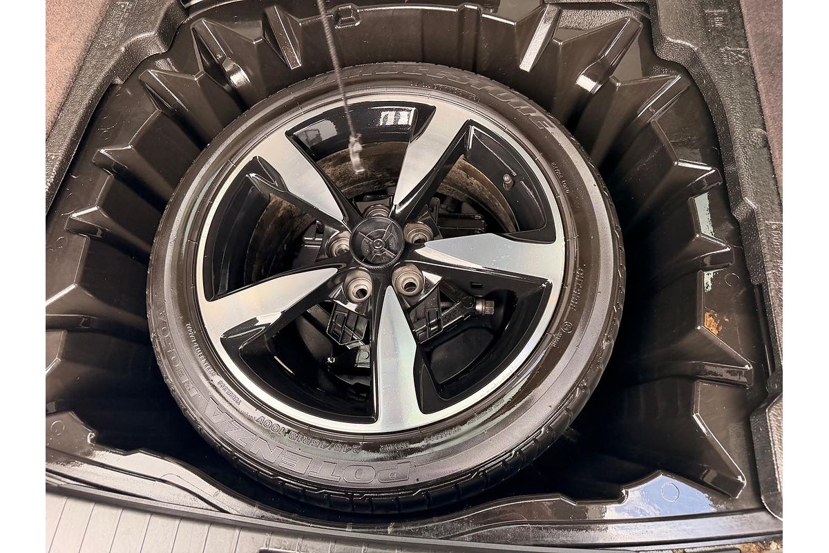 2016 Holden Commodore SV6 Black VF Series II