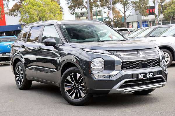 2025 Mitsubishi Outlander LS ZM