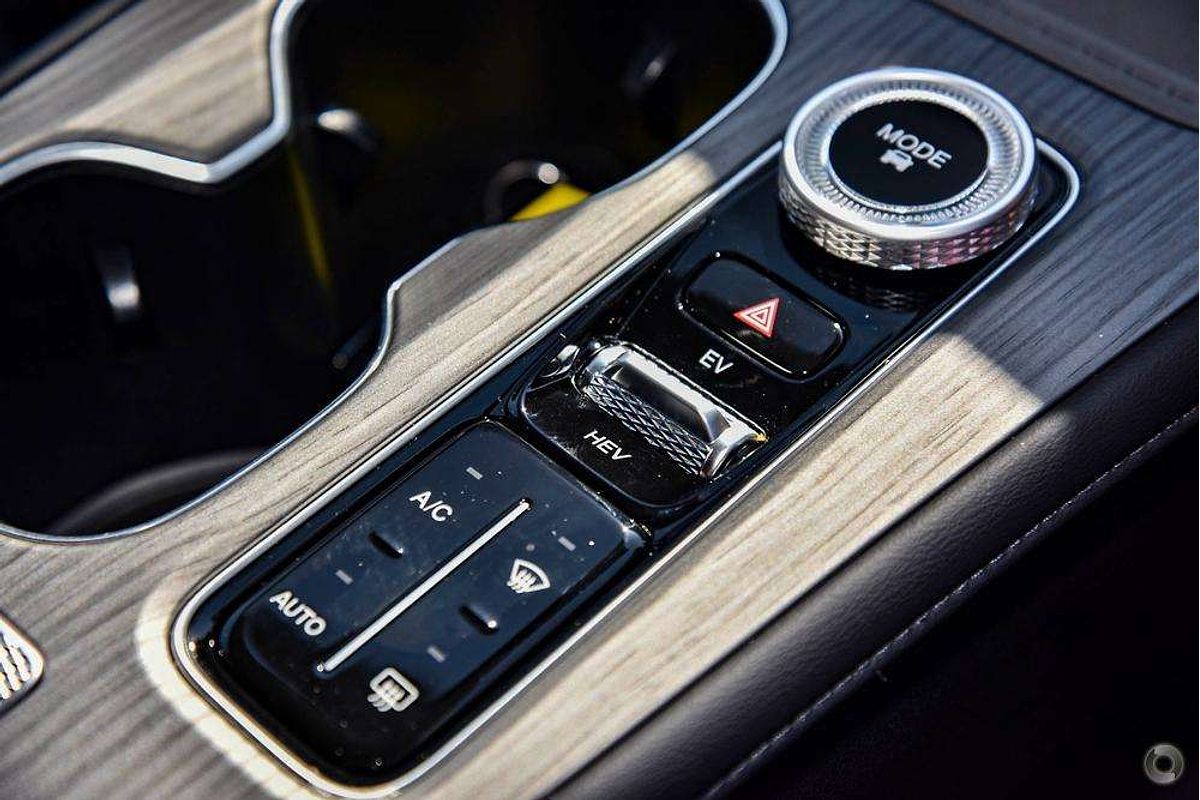 2025 Chery Tiggo 8 Super Hybrid Ultimate T31