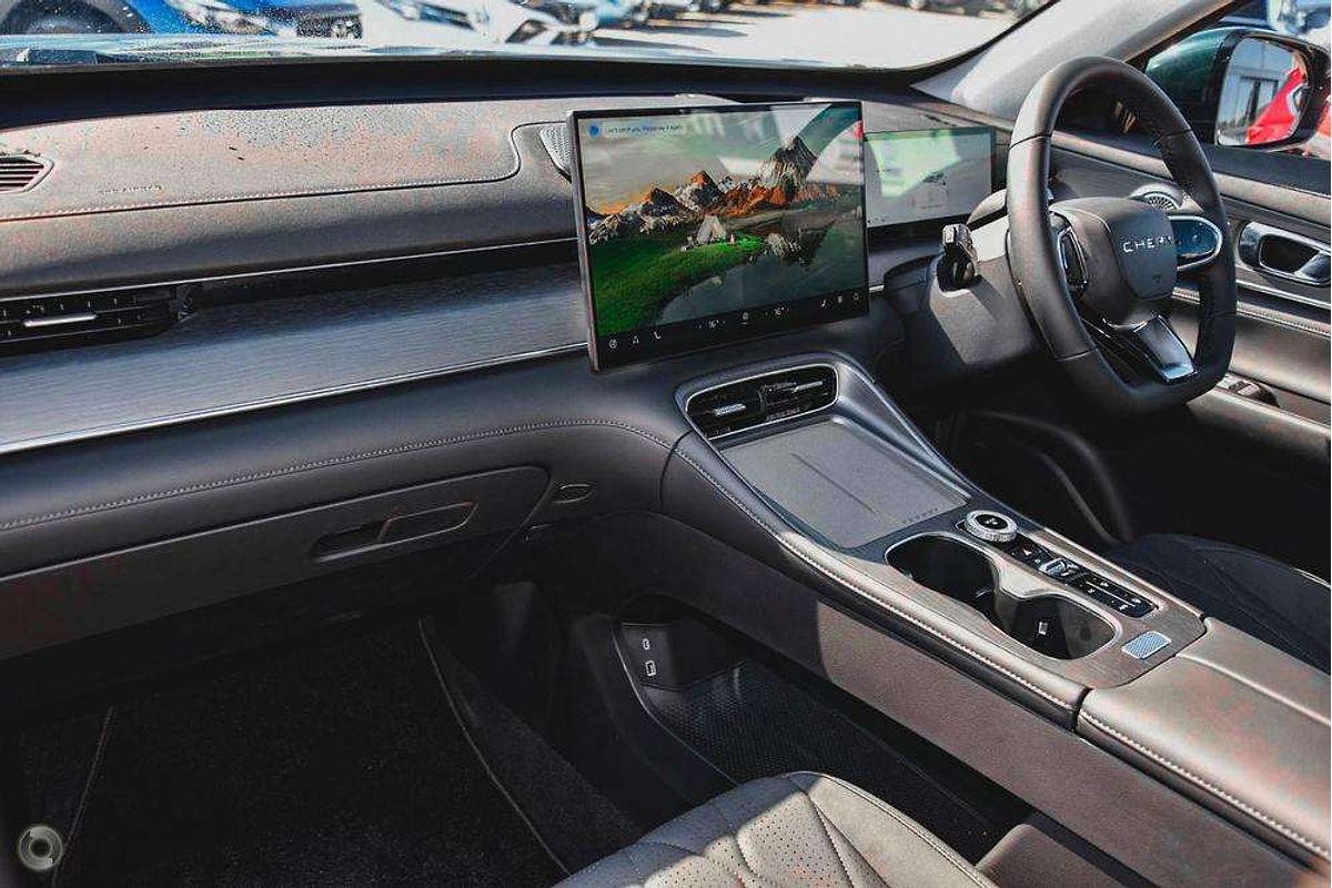 2025 Chery Tiggo 8 Super Hybrid Ultimate T31