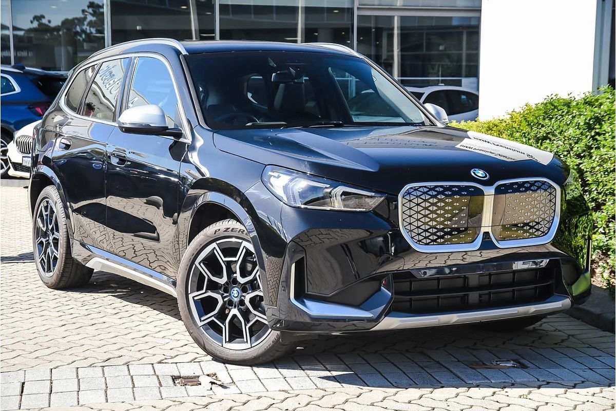 2025 BMW iX1 eDrive20 xLine U11