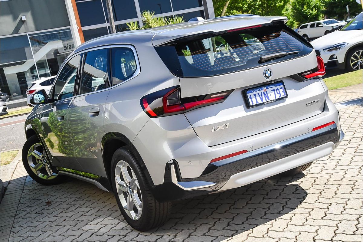 2025 BMW iX1 eDrive20 xLine U11