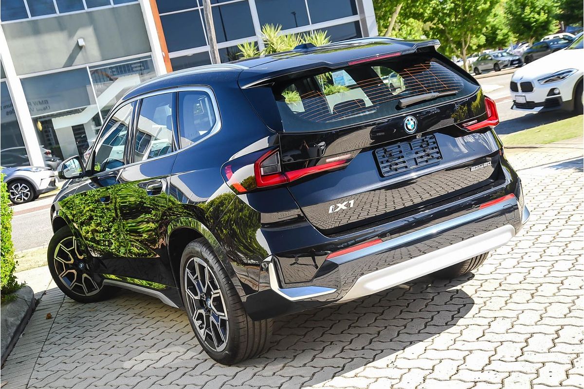 2025 BMW iX1 eDrive20 xLine U11