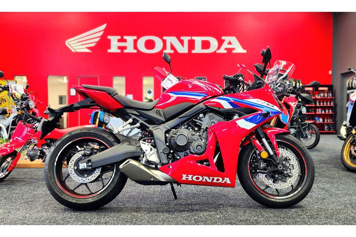 2025 Honda CBR650R E-CLUTCH