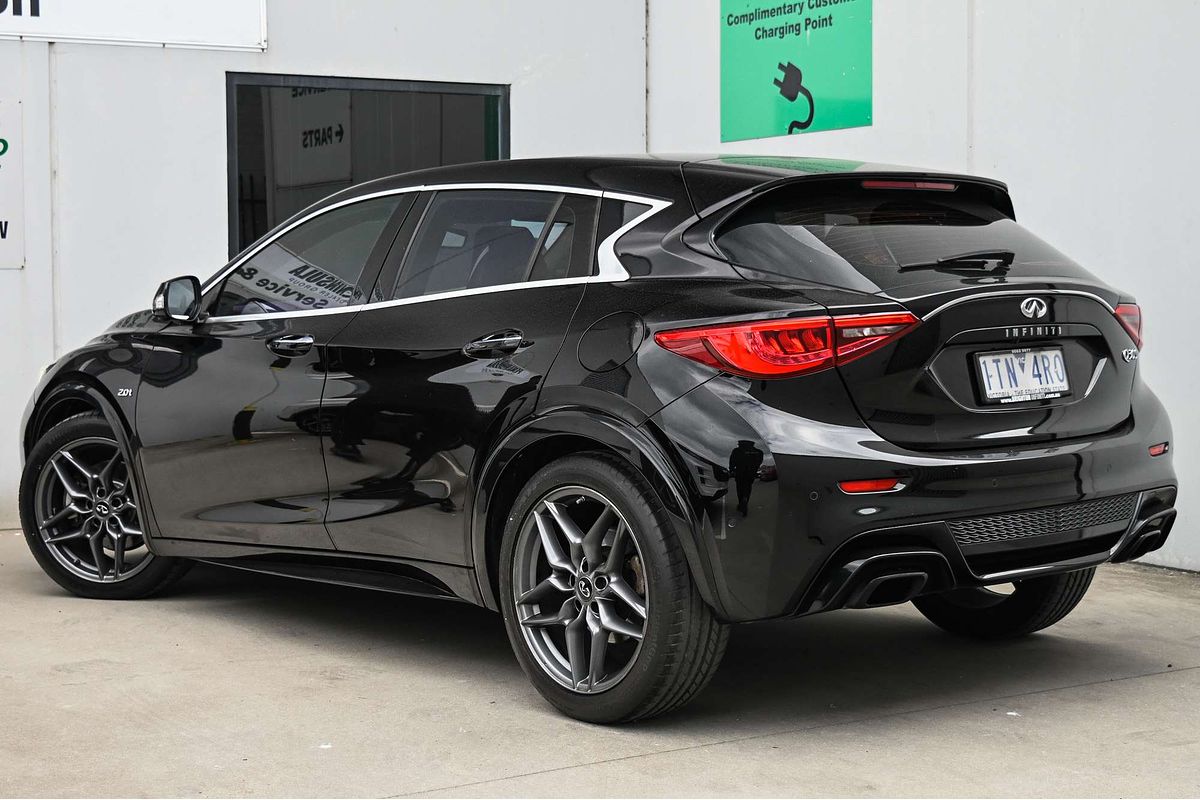 2016 INFINITI Q30 Sport Premium H15