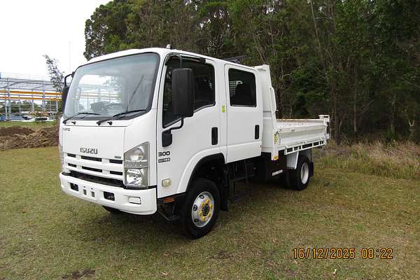 2011 Isuzu NPS 300 (4x4) CREW NH 4X4