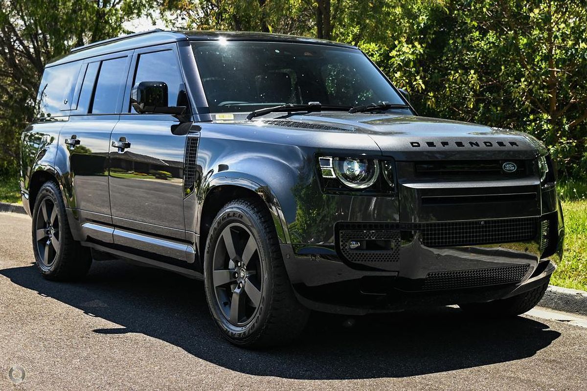 2024 Land Rover Defender 130 D300 X-Dynamic SE L663