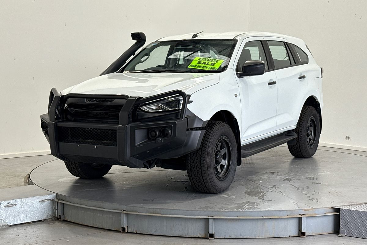 2022 Isuzu MU-X LS-M