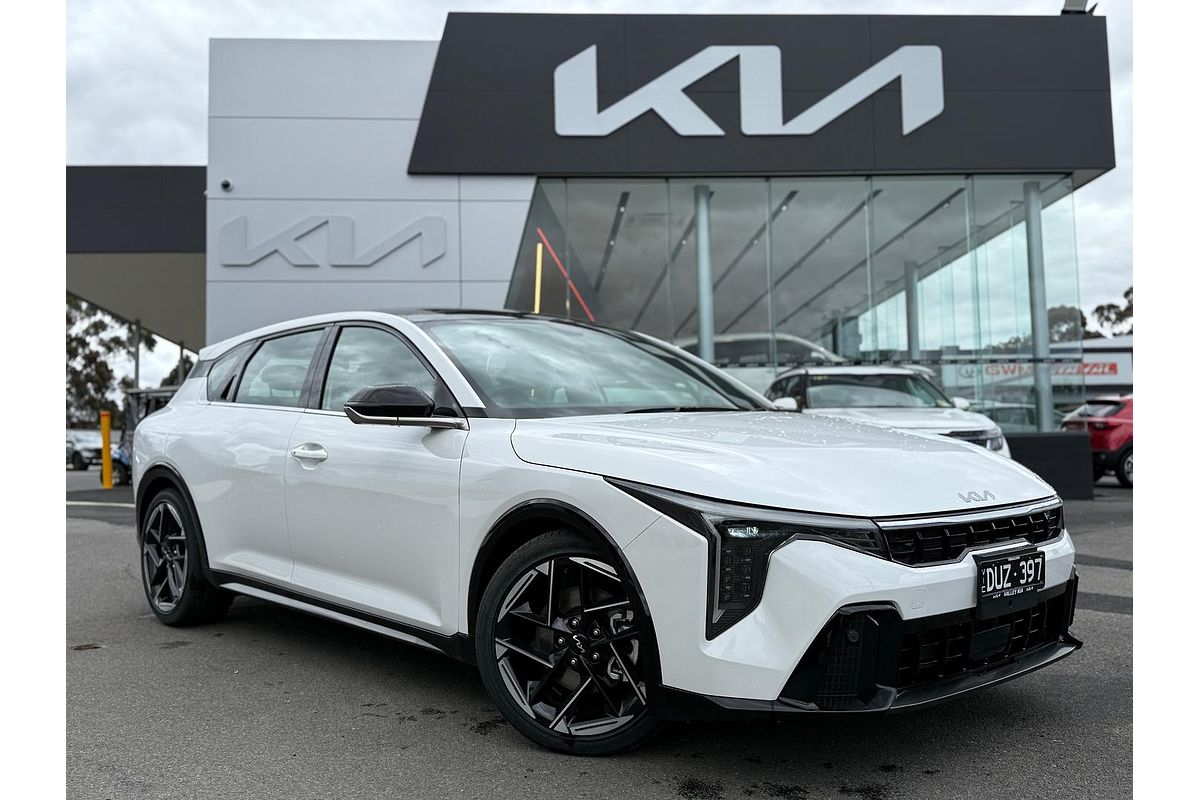 2025 Kia K4 GT-Line CL4m