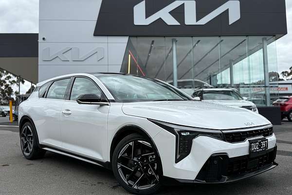 2025 Kia K4 GT-Line CL4m