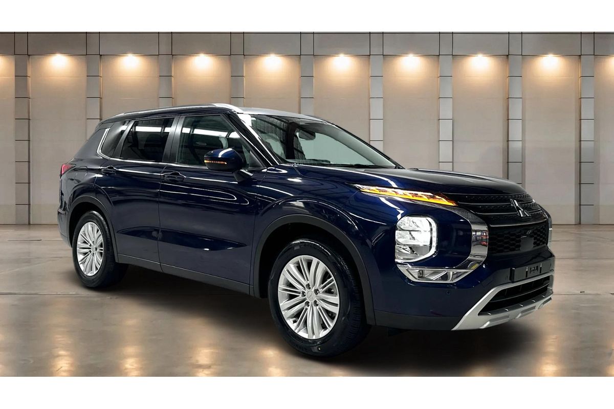 2023 Mitsubishi Outlander LS ZM