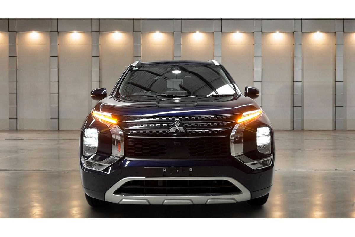 2023 Mitsubishi Outlander LS ZM