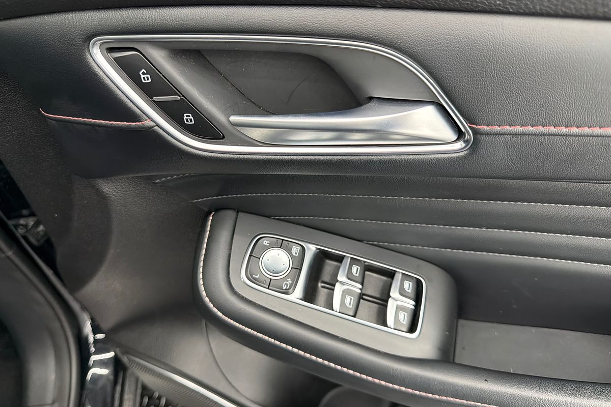 2021 MG HS Essence SAS23