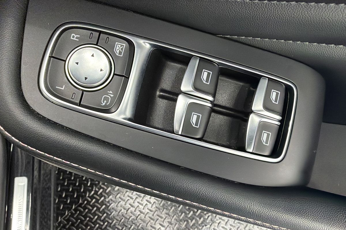 2021 MG HS Essence SAS23