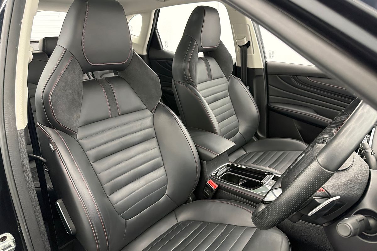 2021 MG HS Essence SAS23