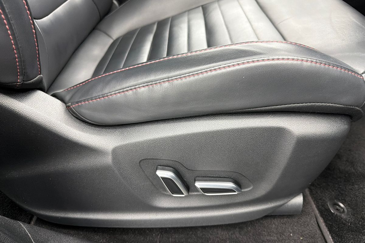 2021 MG HS Essence SAS23