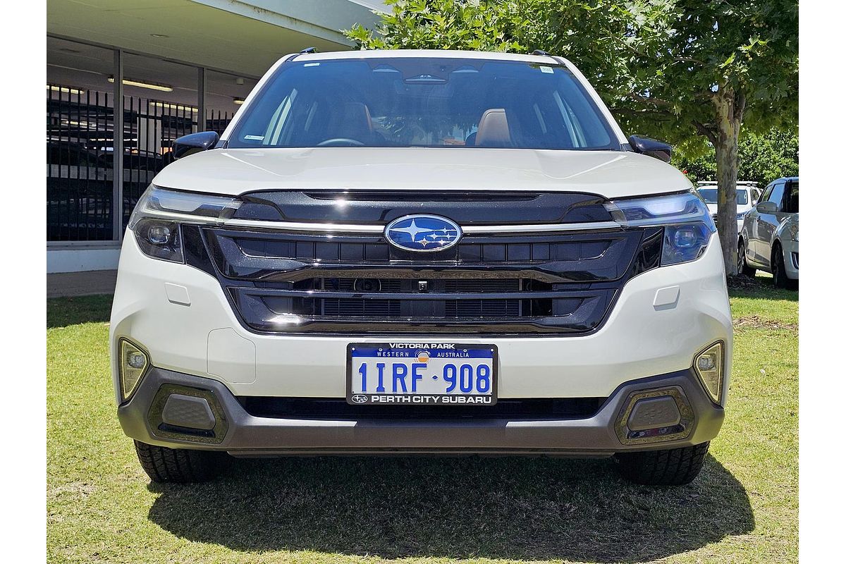 2025 Subaru Forester Hybrid Touring S6