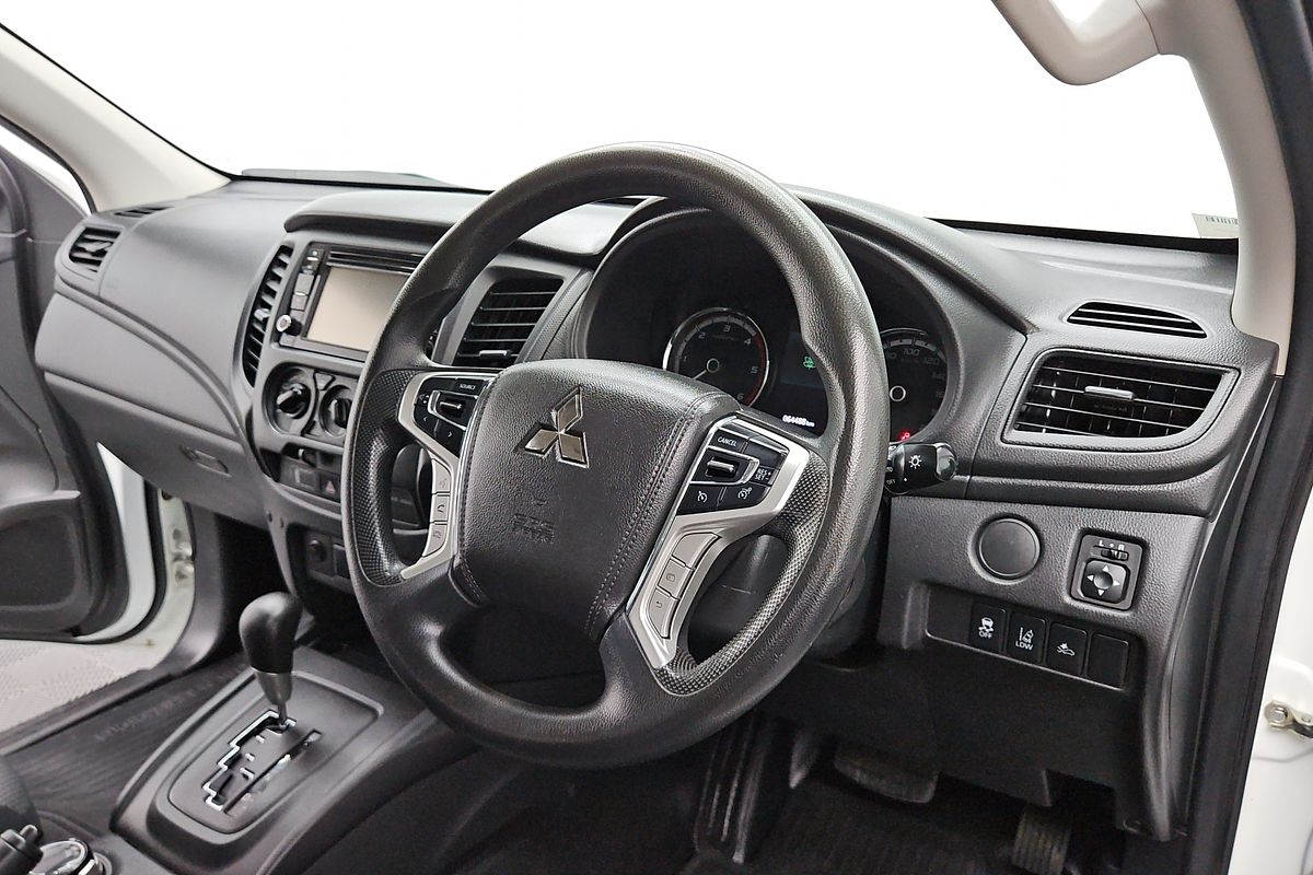 2022 Mitsubishi Triton GLX MR 4X4